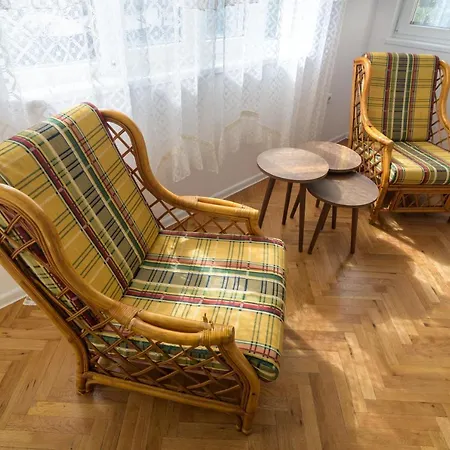 Boho Chic Free Parking Apartment