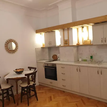 Boho Chic Free Parking Apartment *